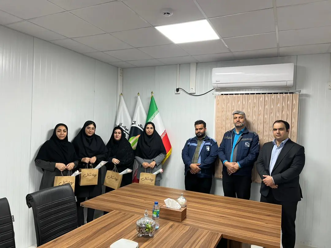 تقدیر از بانوان شرکت فولاد آلیاژی مرکزی بافق به مناسبت ولادت حضرت زهرا(س) و روز زن تقدیر از بانوان شرکت فولاد آلیاژی مرکزی بافق به مناسبت ولادت حضرت زهرا(س) و روز زن